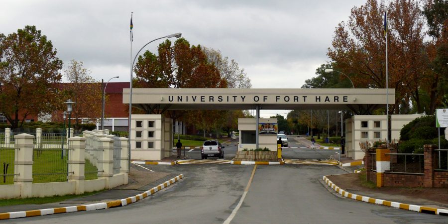 Universiteit_van_Fort_Hare_ingang Universiteit_van_Fort_Hare_ingang